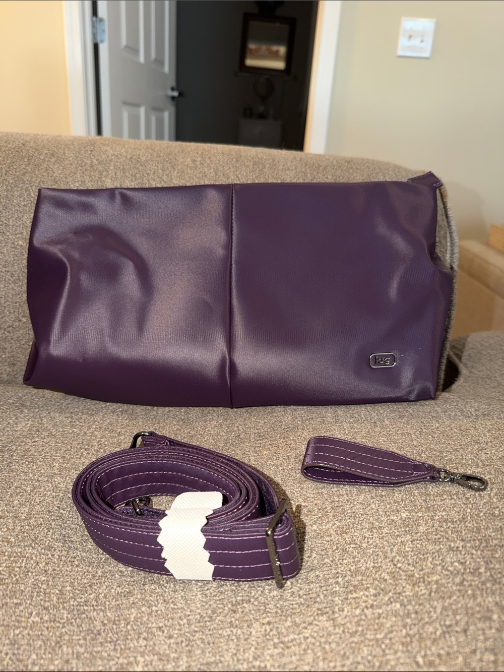 Lug half-plunge -  Plum Crossbody - used once